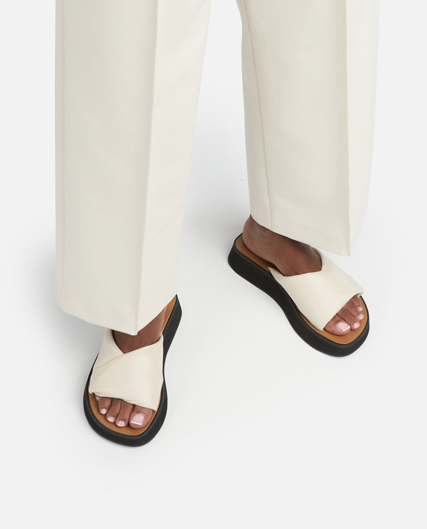 Bea Creme Leather