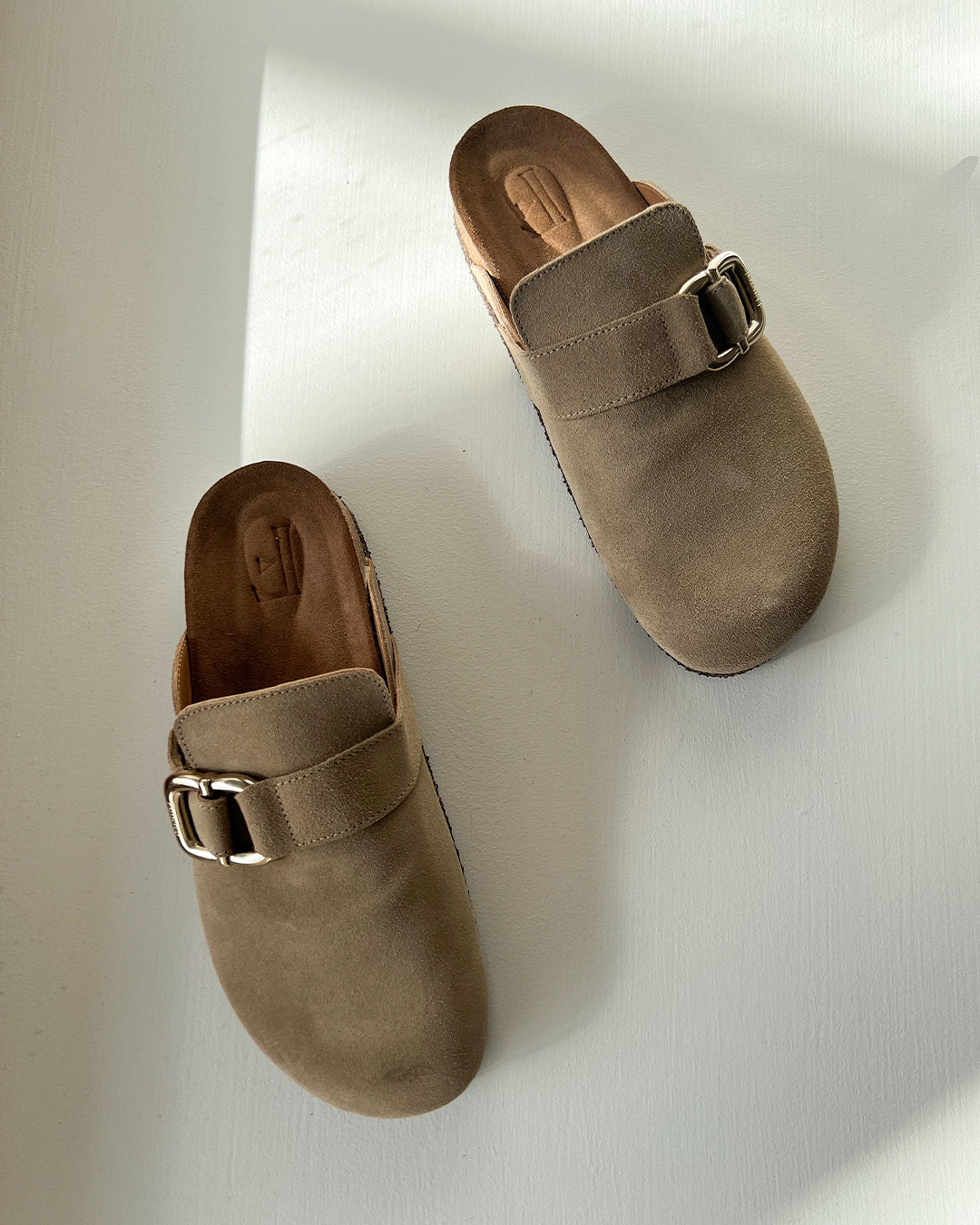 Cara Sand Suede