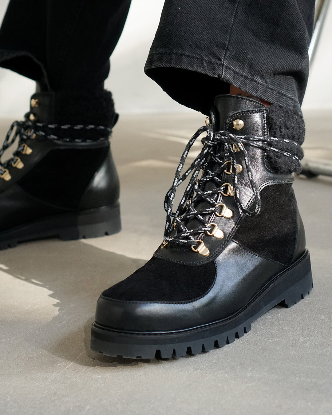 Linn Black Leather/Sude