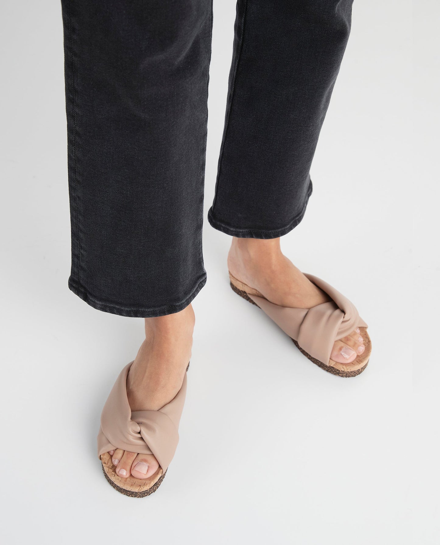 Lou Beige Vegan Material
