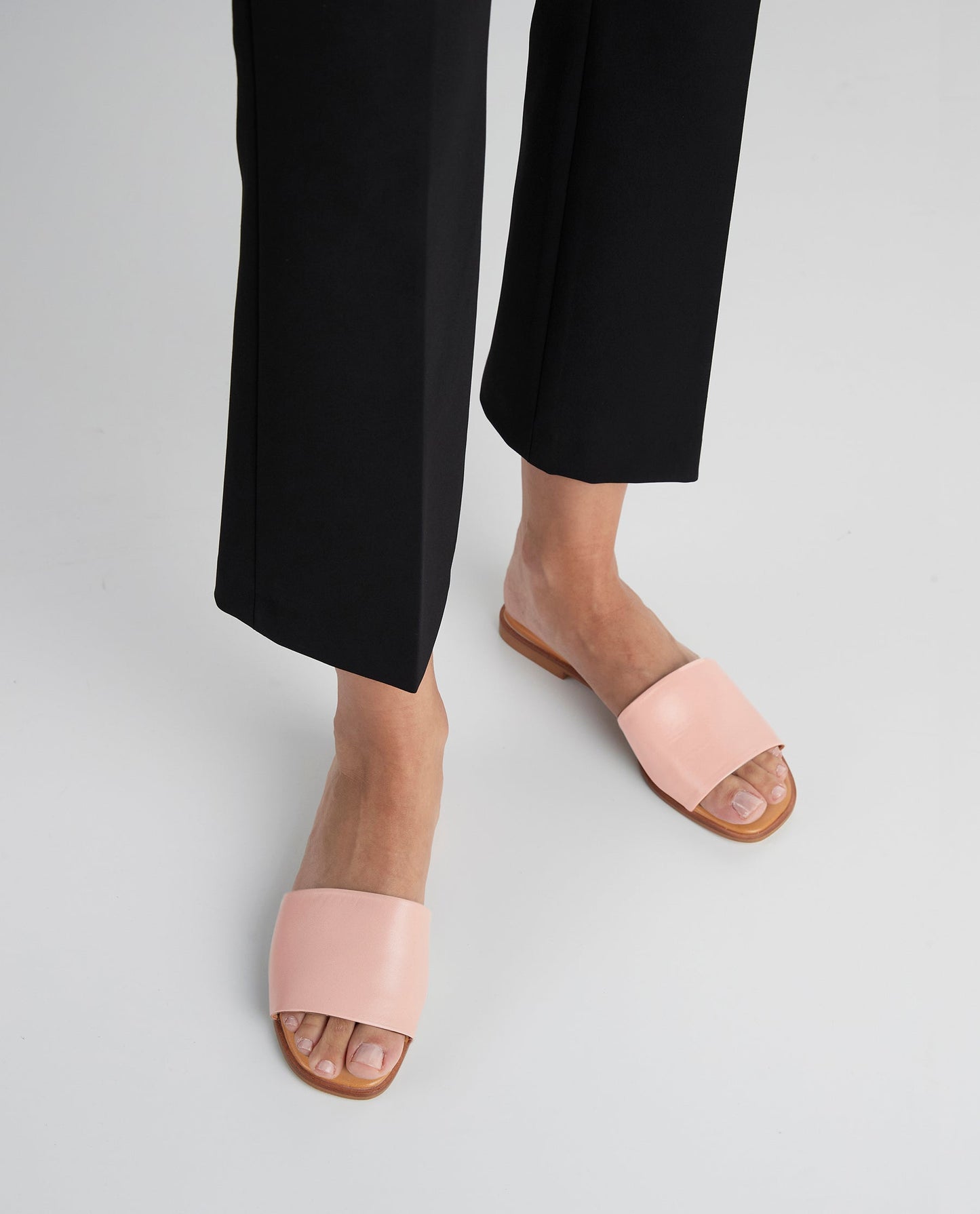 Mouna Pink Leather