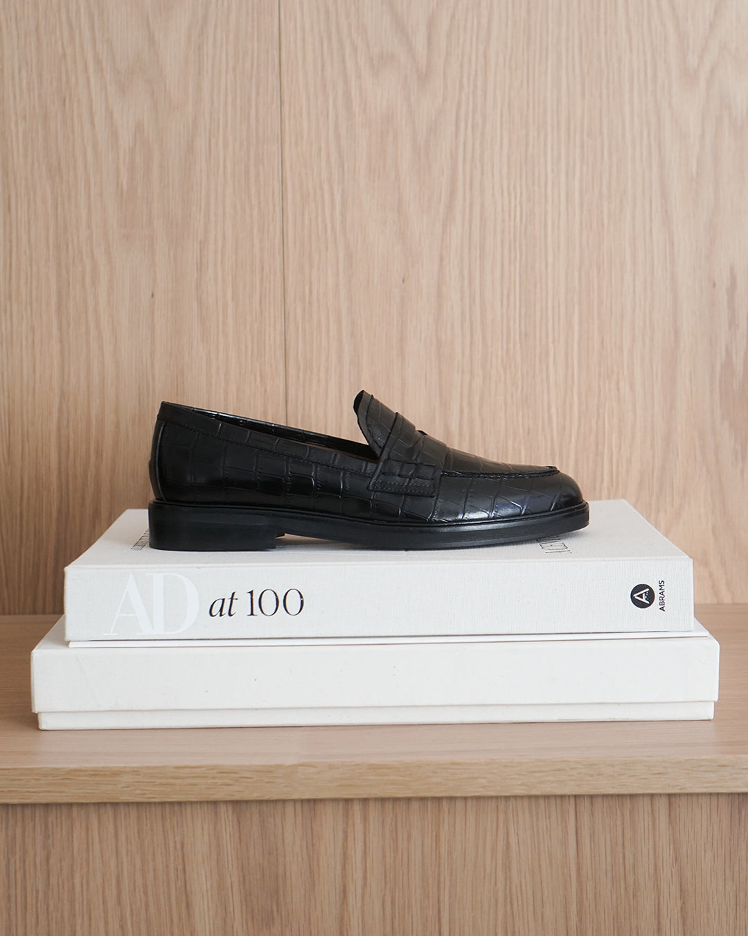 Sara Black Croco leather