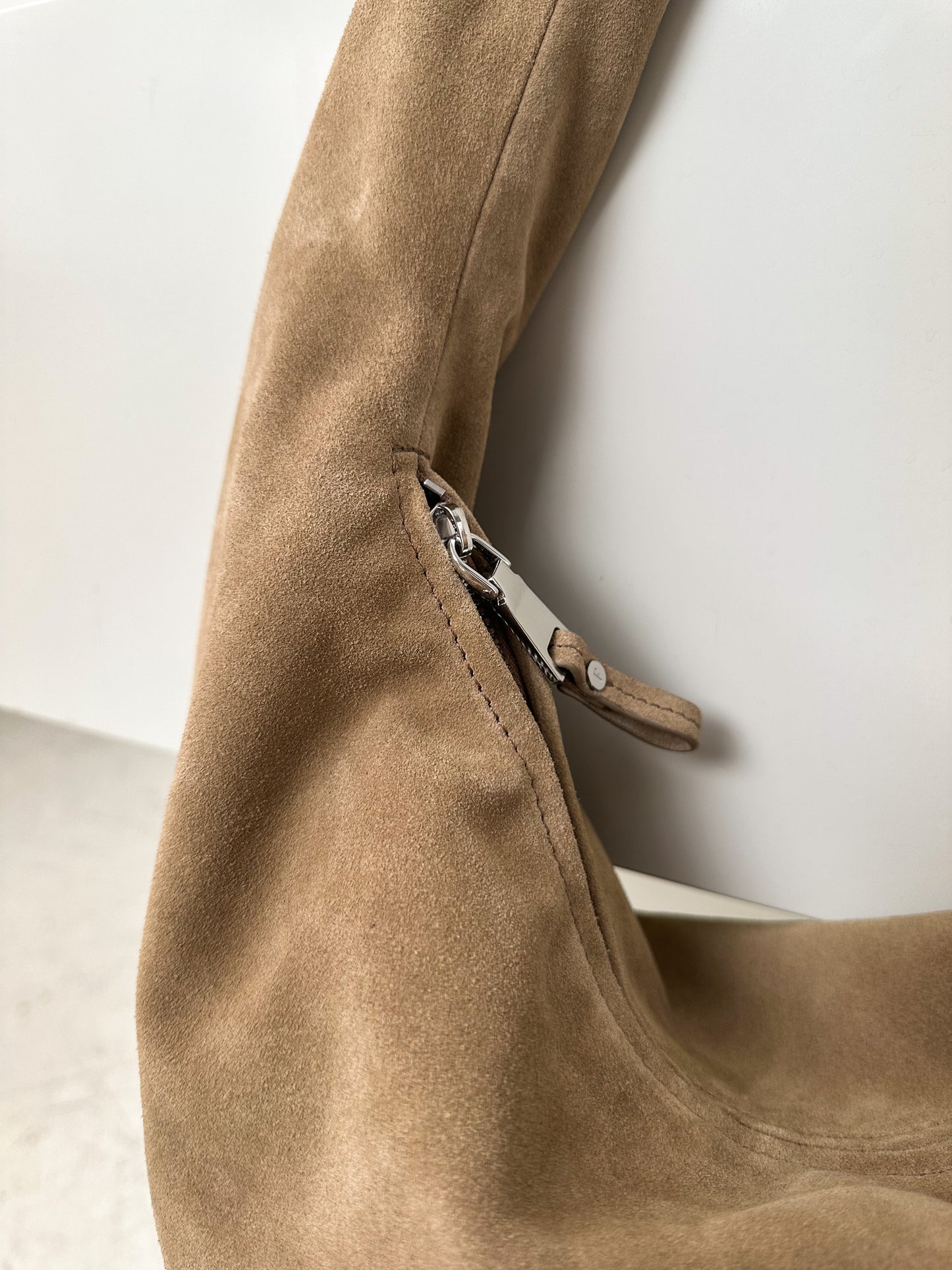 Alva Shoulder Bag Sand Suede
