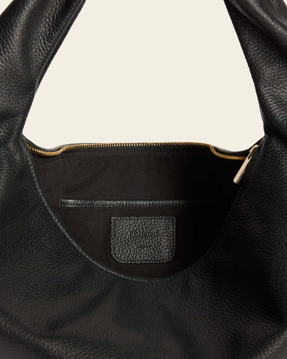 Alva Shoulder Bag Grained Leather Black