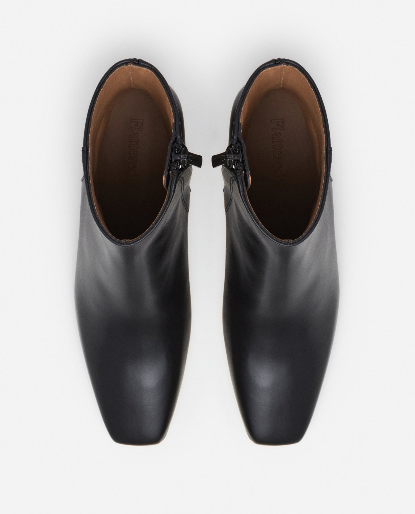 Cay Leather Black