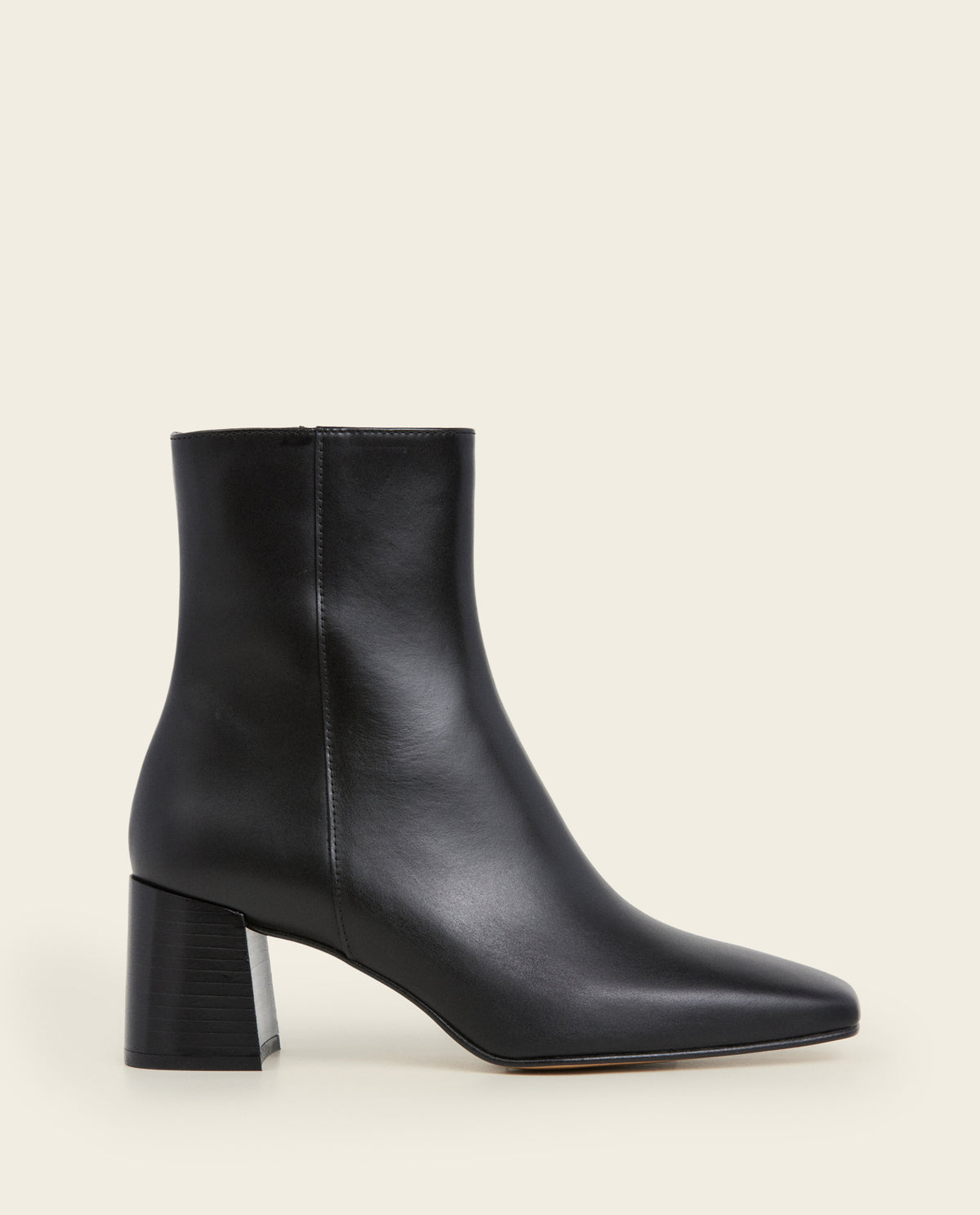 Cay Leather Black