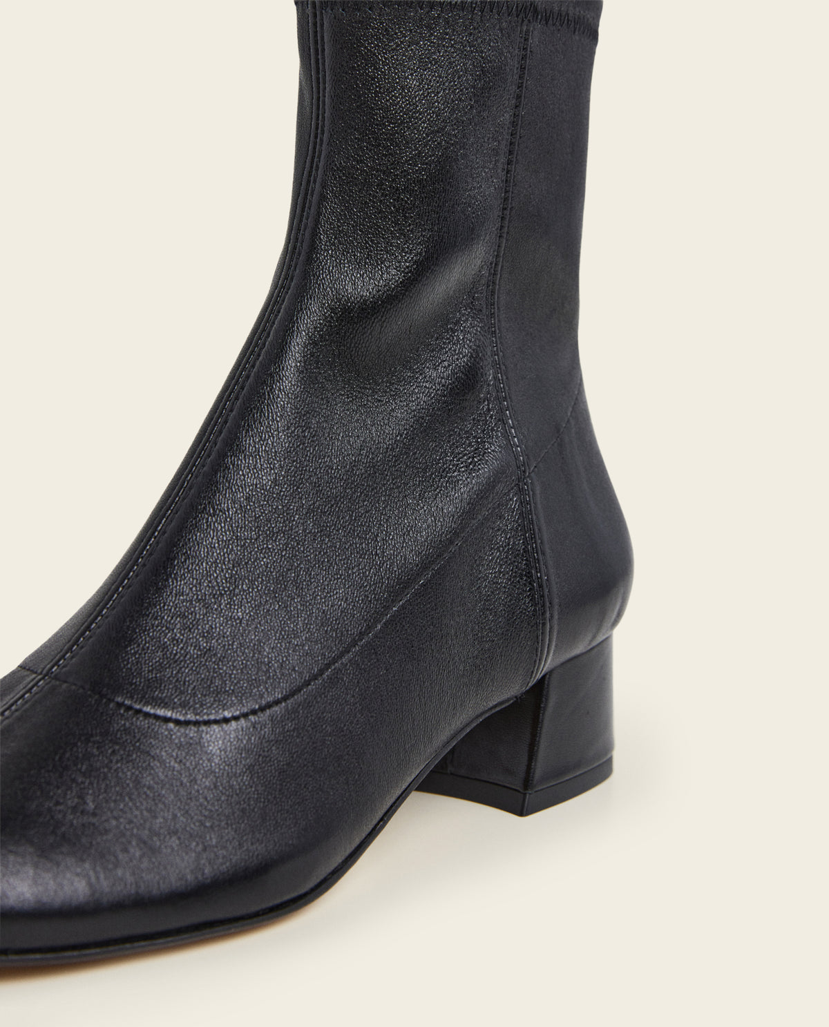 Ember Leather Black