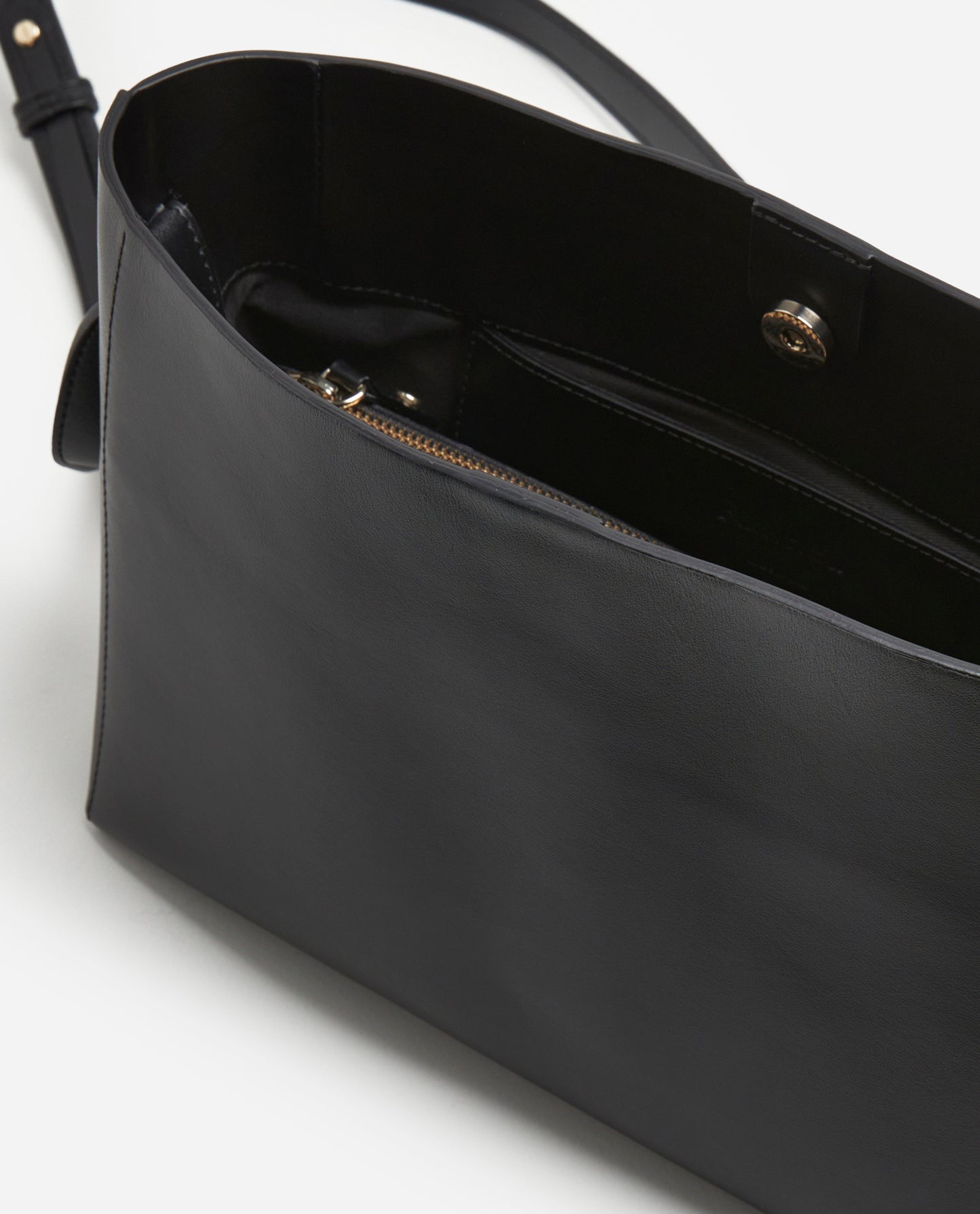 Hedda Grande Handbag Black Leather