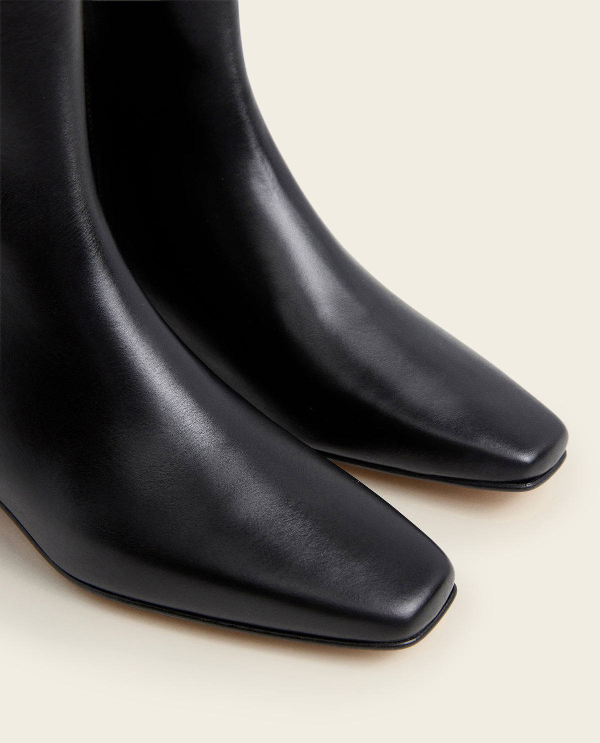 Rami Leather Black