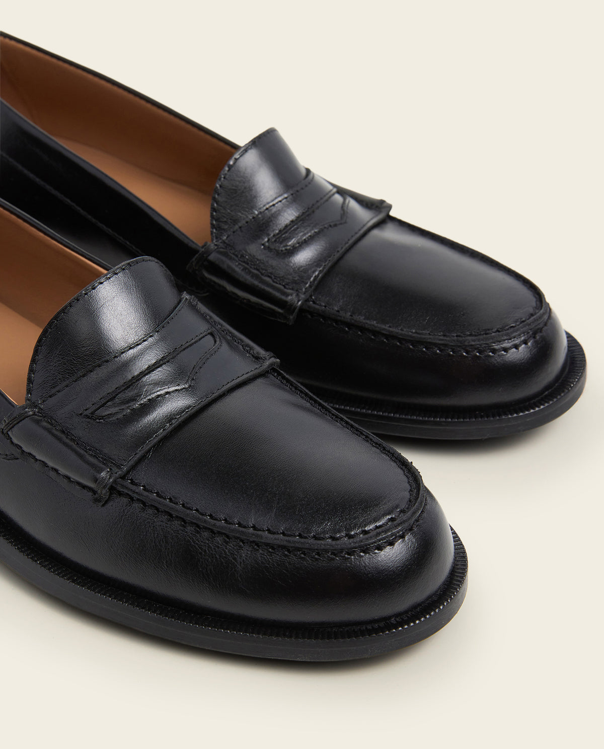 Sage Leather Black