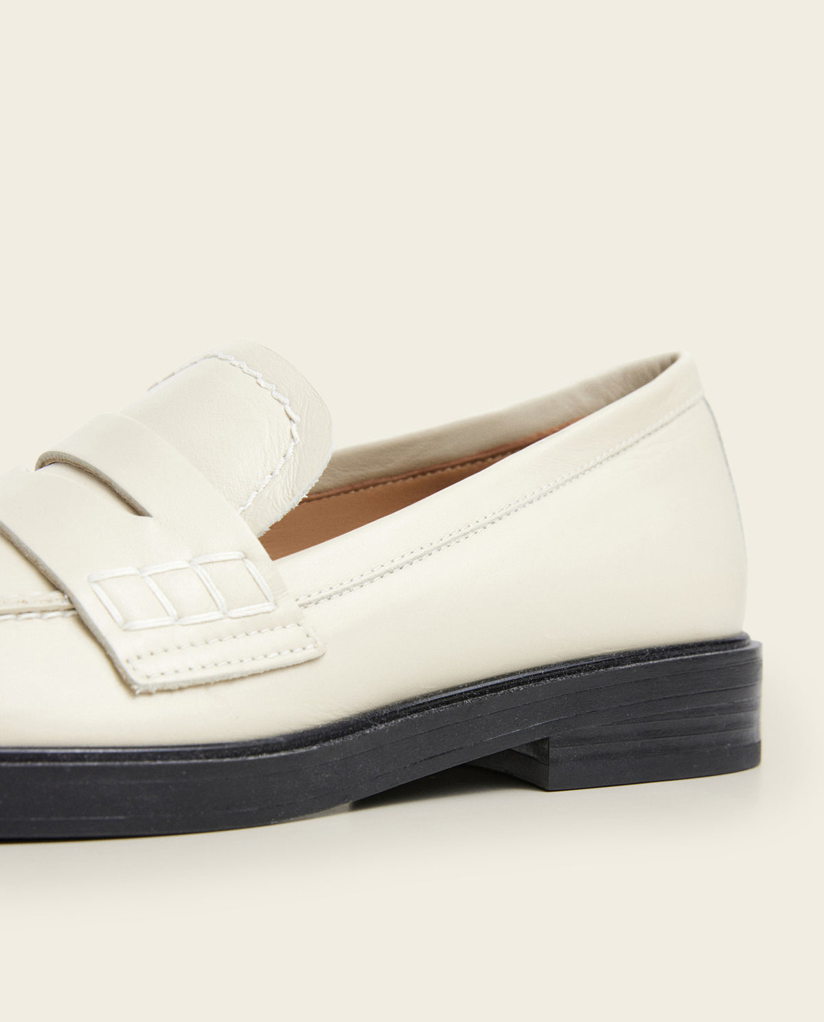 Sara Leather Creme