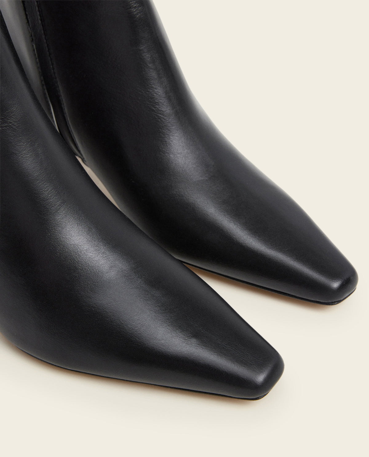 Xena Leather Black