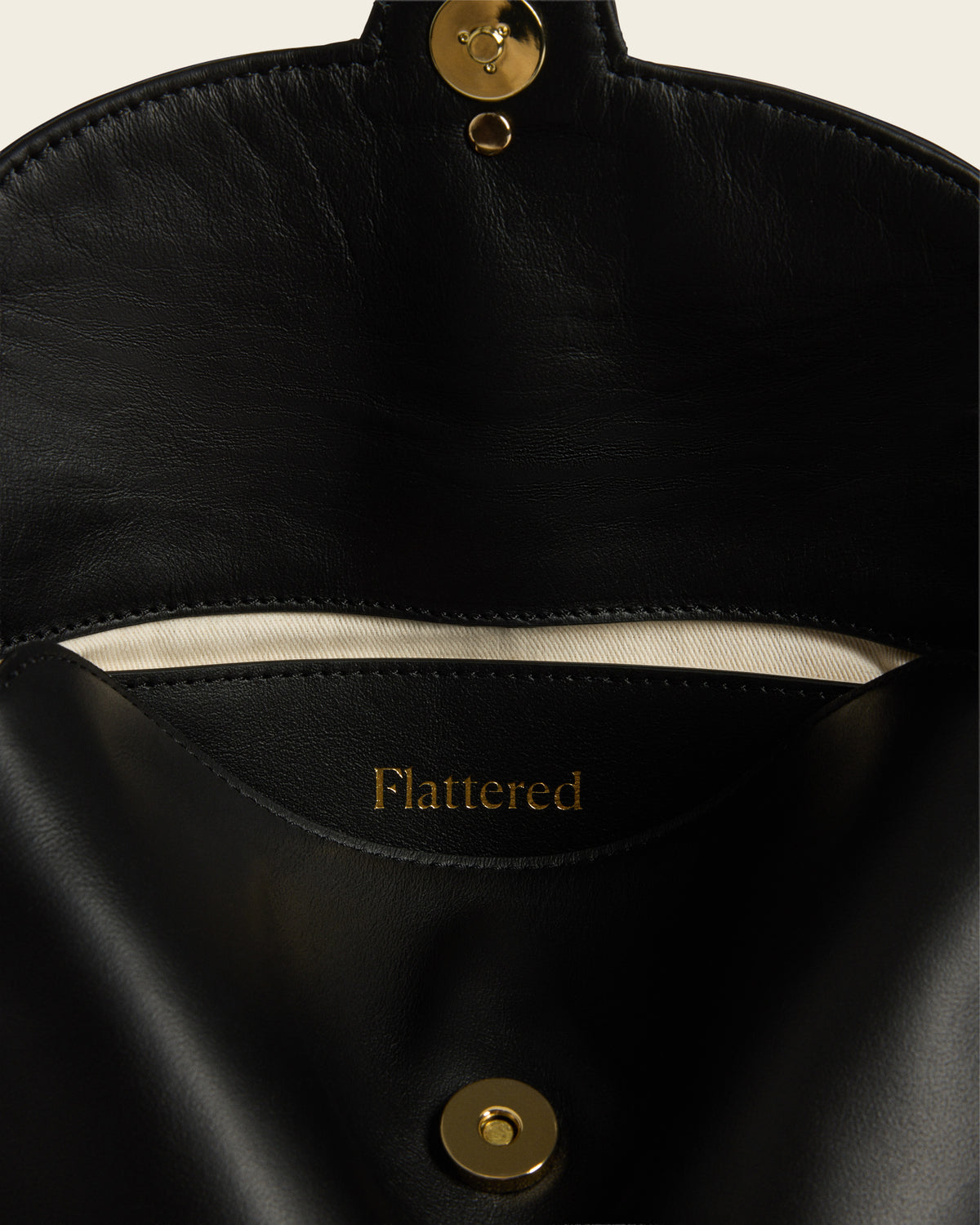 Gaia Clutch Leather Black