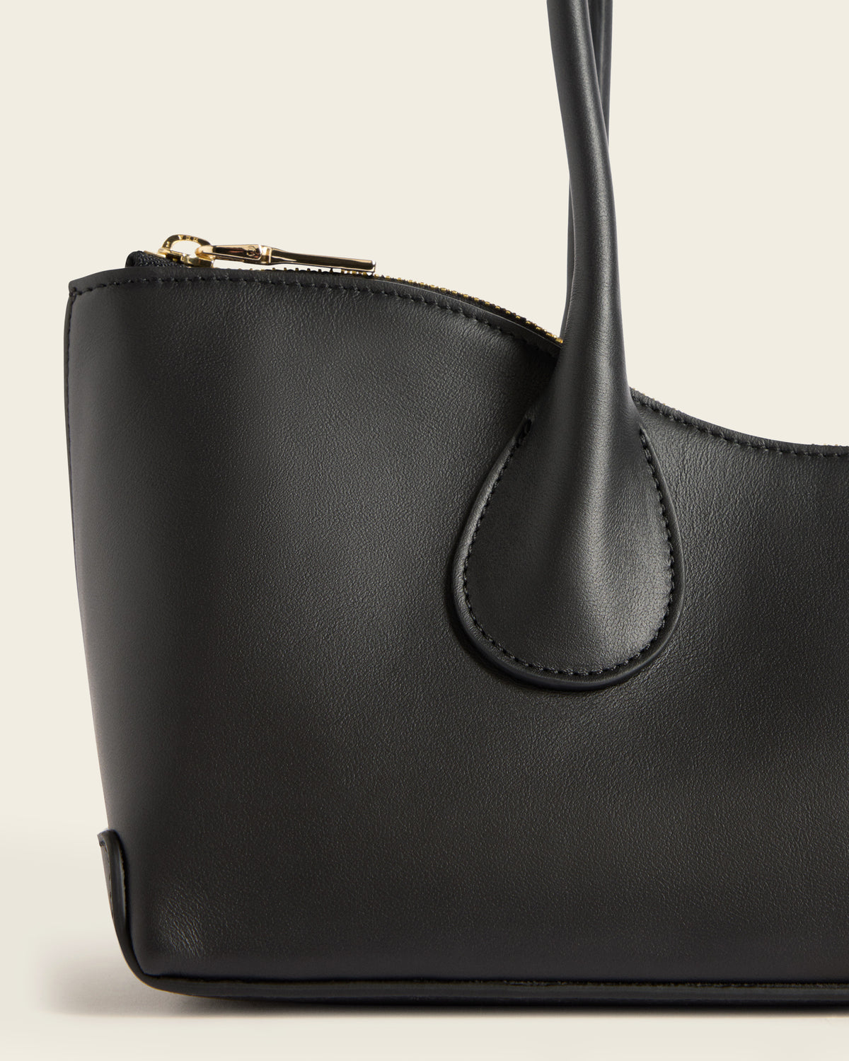 Gaia Shoulderbag Leather Black