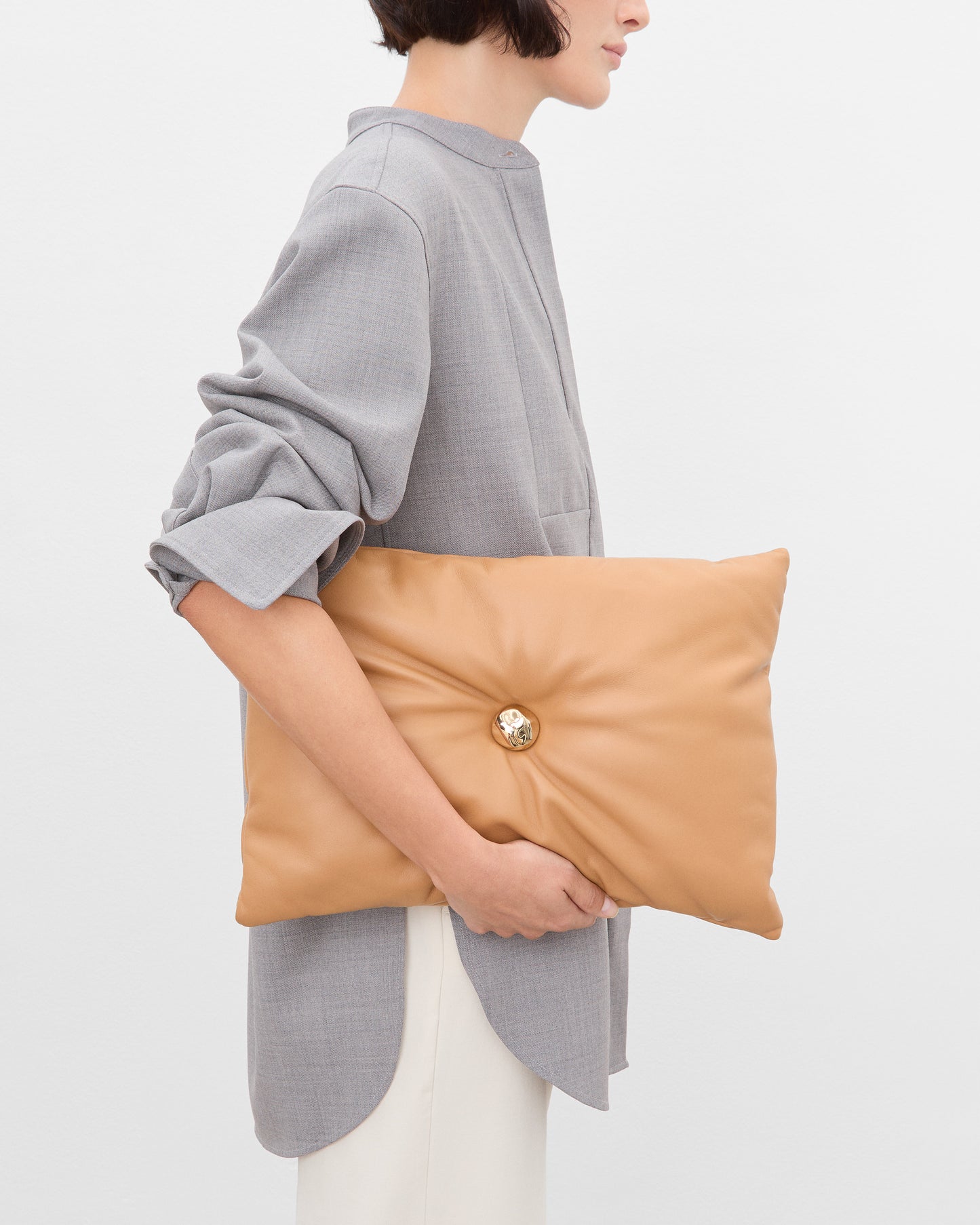 Pia Pillow Clutch Leather Camel