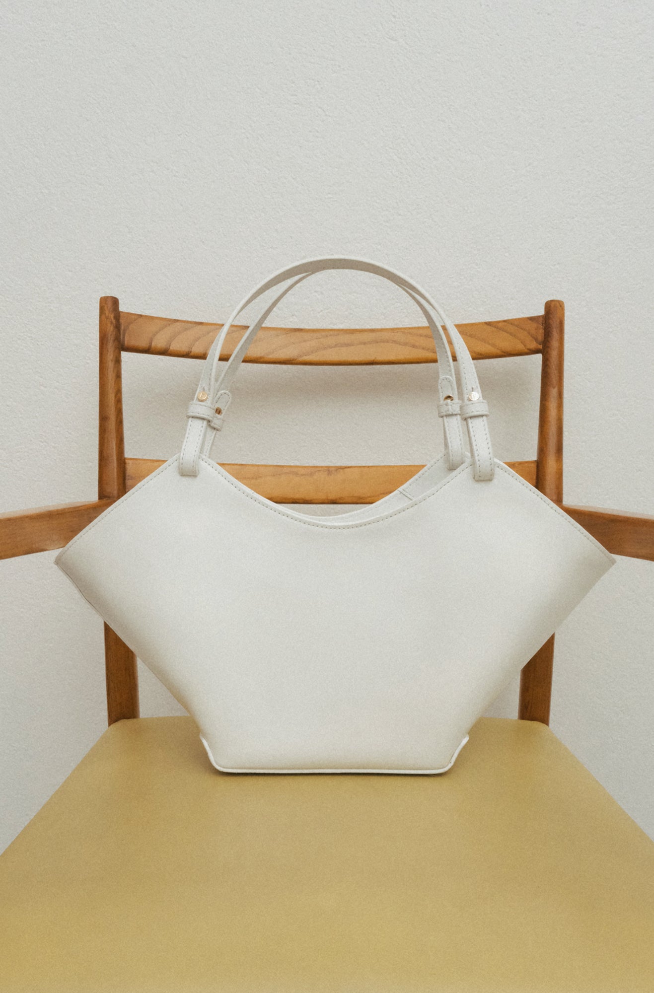 Dilba Mini Tote Bag Leather White